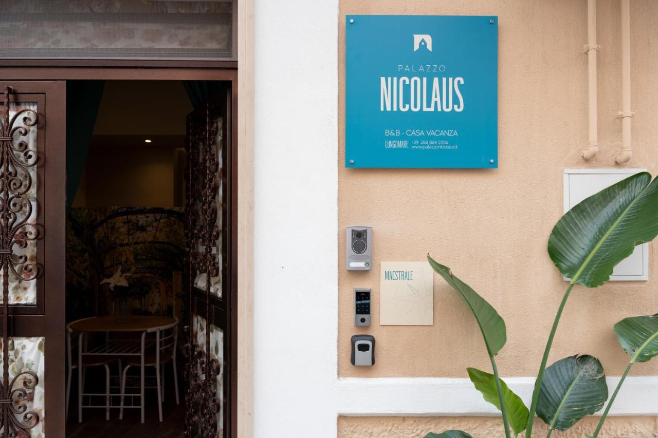 Palazzo Nicolaus Del Lungomare Bed & Breakfast Bari Bagian luar foto