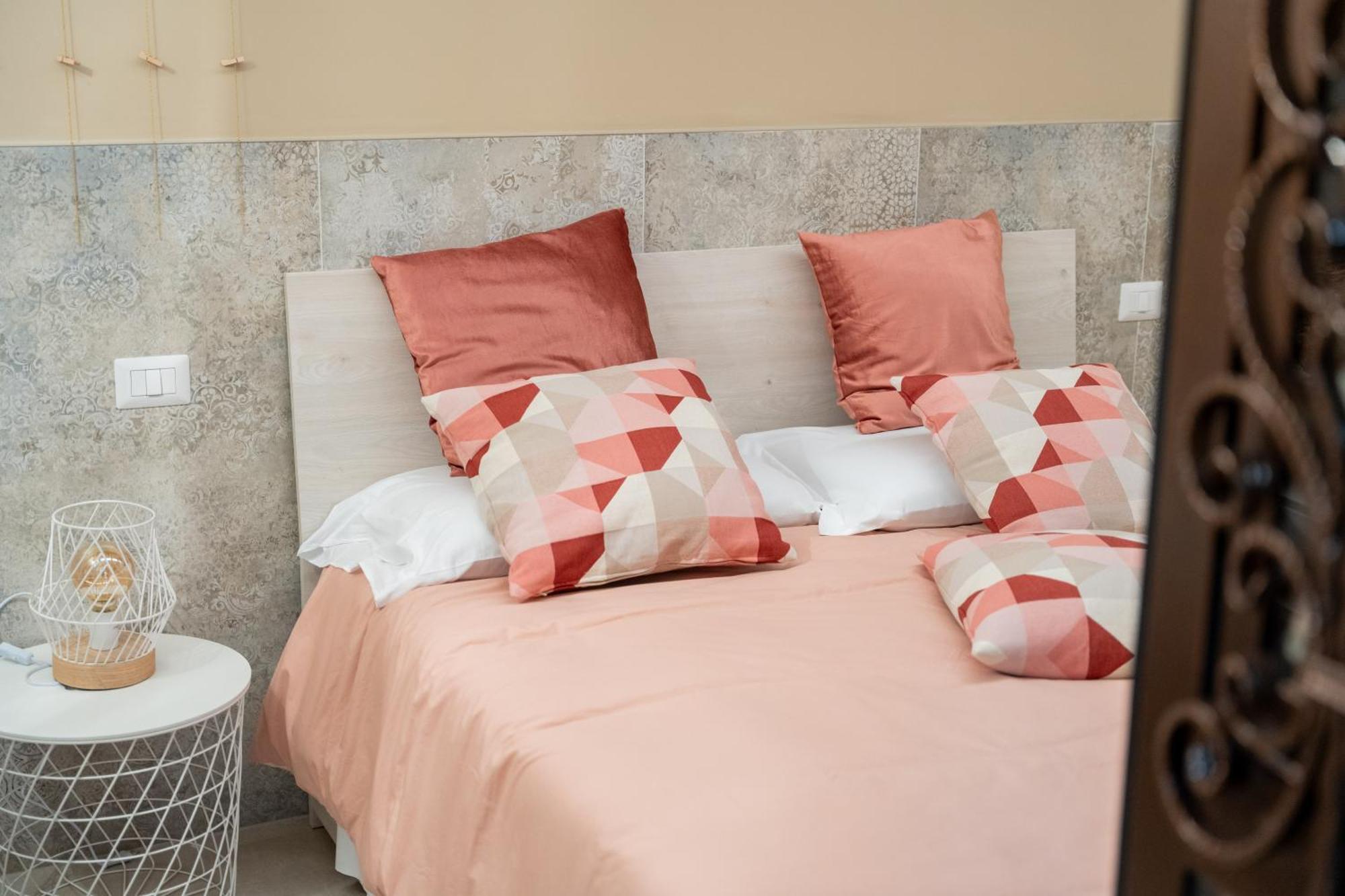 Palazzo Nicolaus Del Lungomare Bed & Breakfast Bari Bagian luar foto