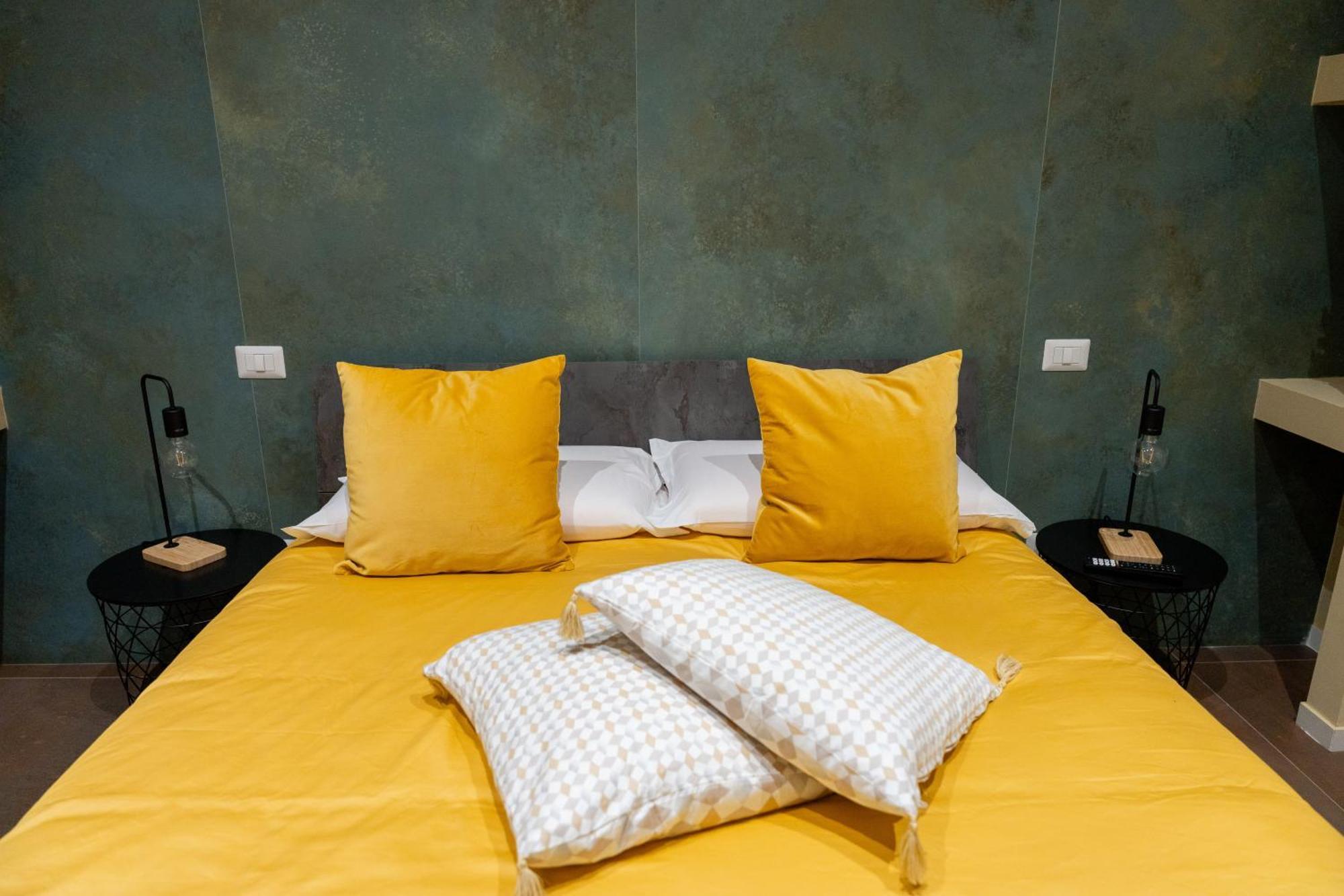 Palazzo Nicolaus Del Lungomare Bed & Breakfast Bari Bagian luar foto