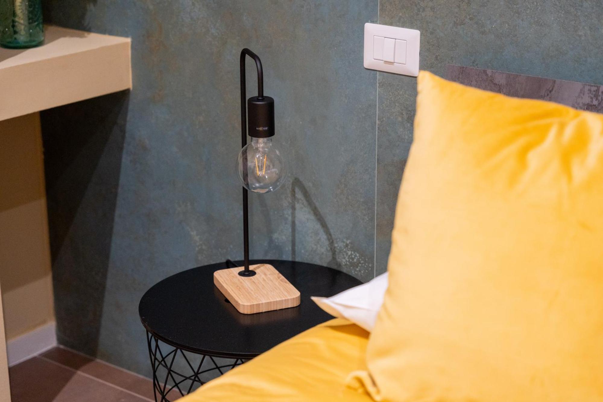 Palazzo Nicolaus Del Lungomare Bed & Breakfast Bari Bagian luar foto