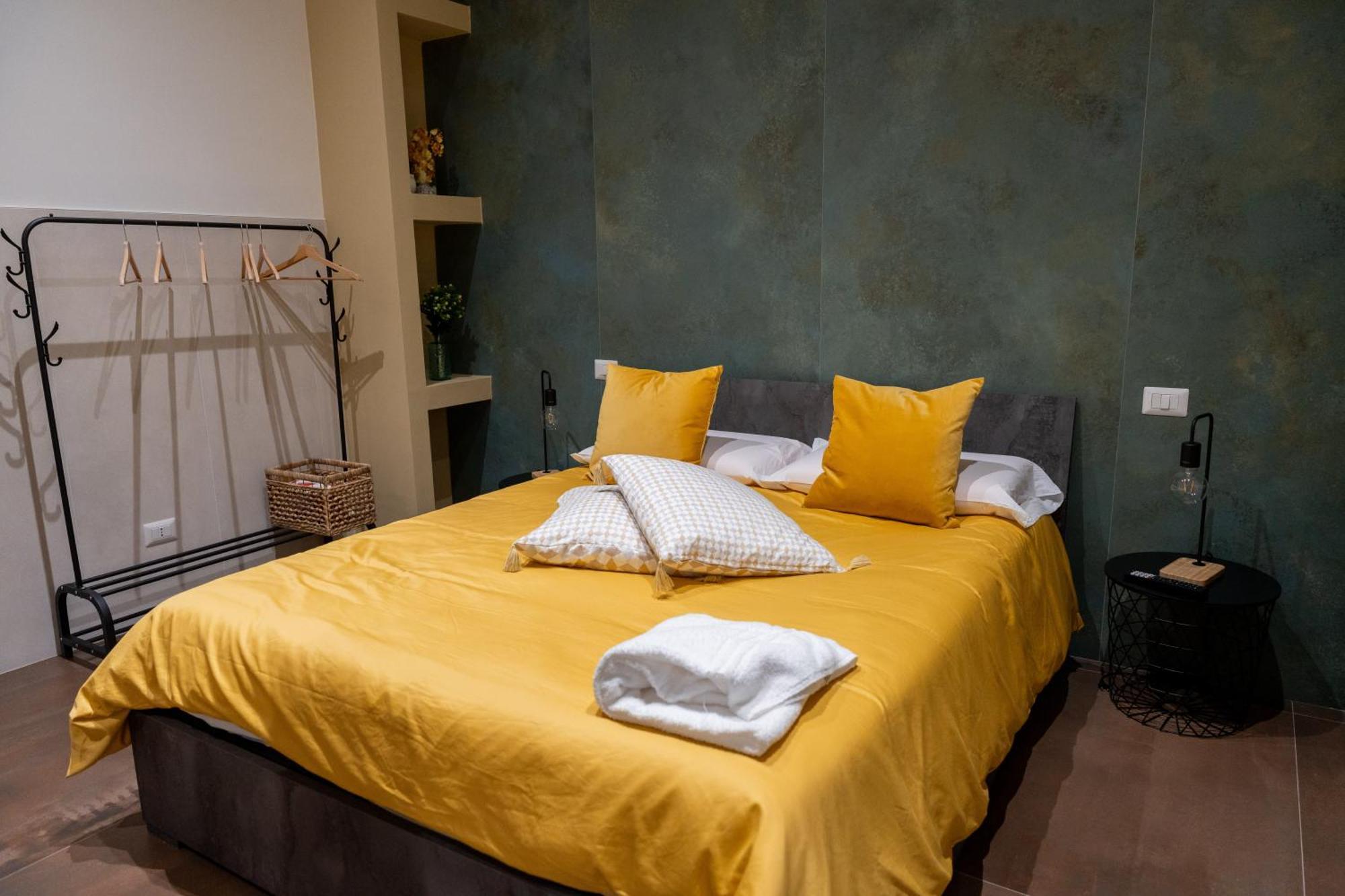 Palazzo Nicolaus Del Lungomare Bed & Breakfast Bari Bagian luar foto