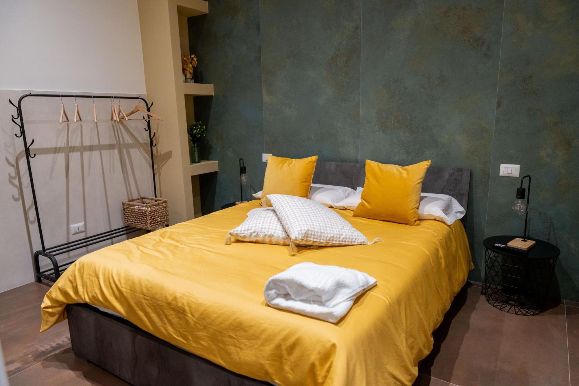Palazzo Nicolaus Del Lungomare Bed & Breakfast Bari Bagian luar foto