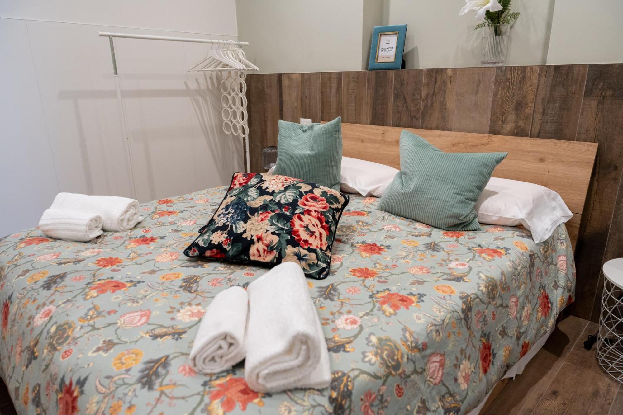 Palazzo Nicolaus Del Lungomare Bed & Breakfast Bari Bagian luar foto